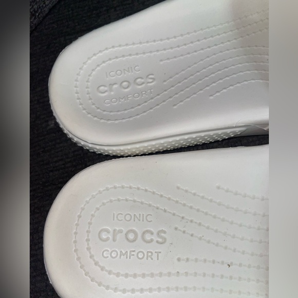 CROCS Size 6 women Stripes Slide Sandals - Blue, Red, and White - Picture 3 of 4